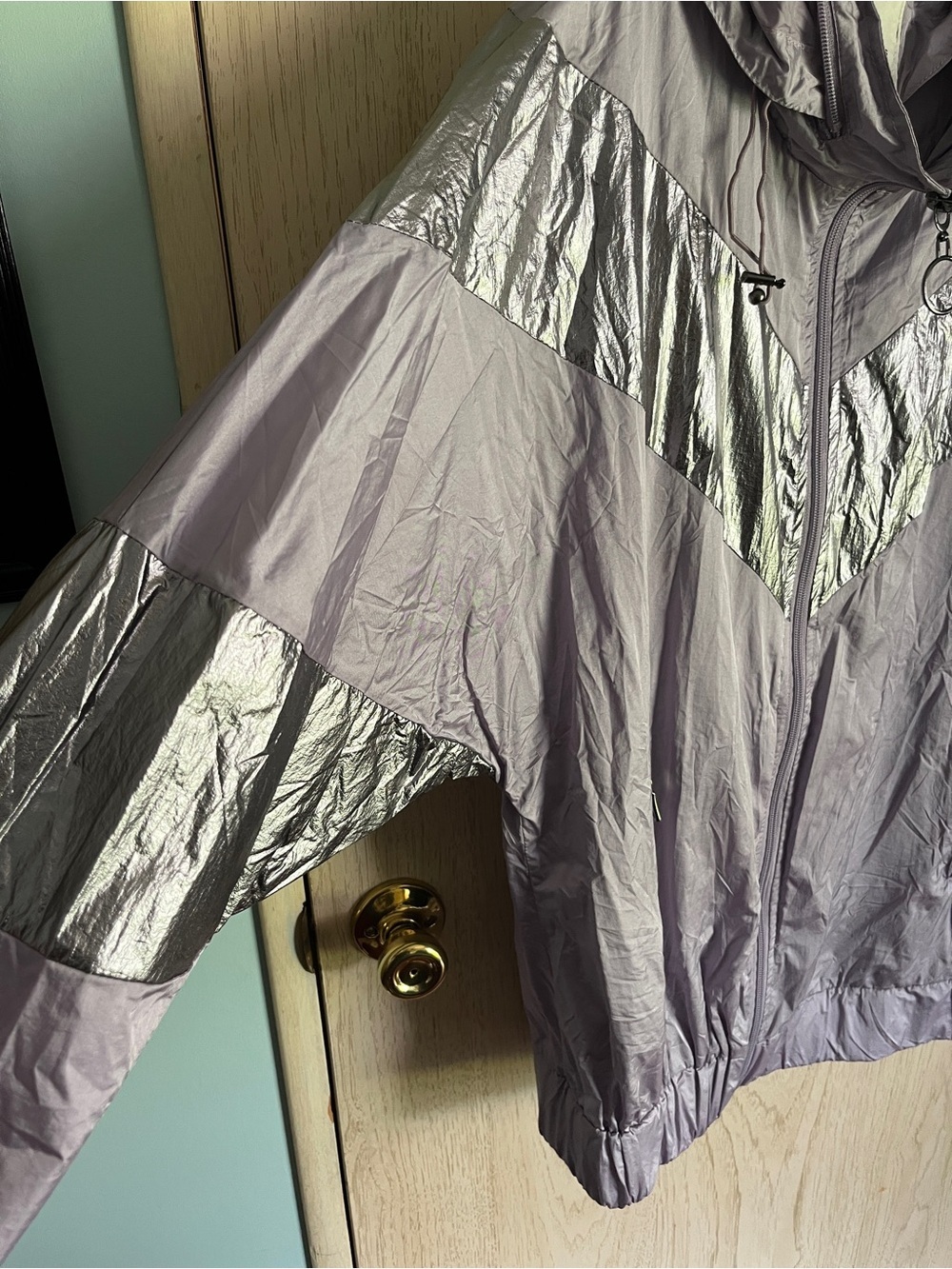 Avec Les Filles Anthropologie Windbreaker Jacket Lavender Silver w/ Hood Size L - Picture 3 of 11